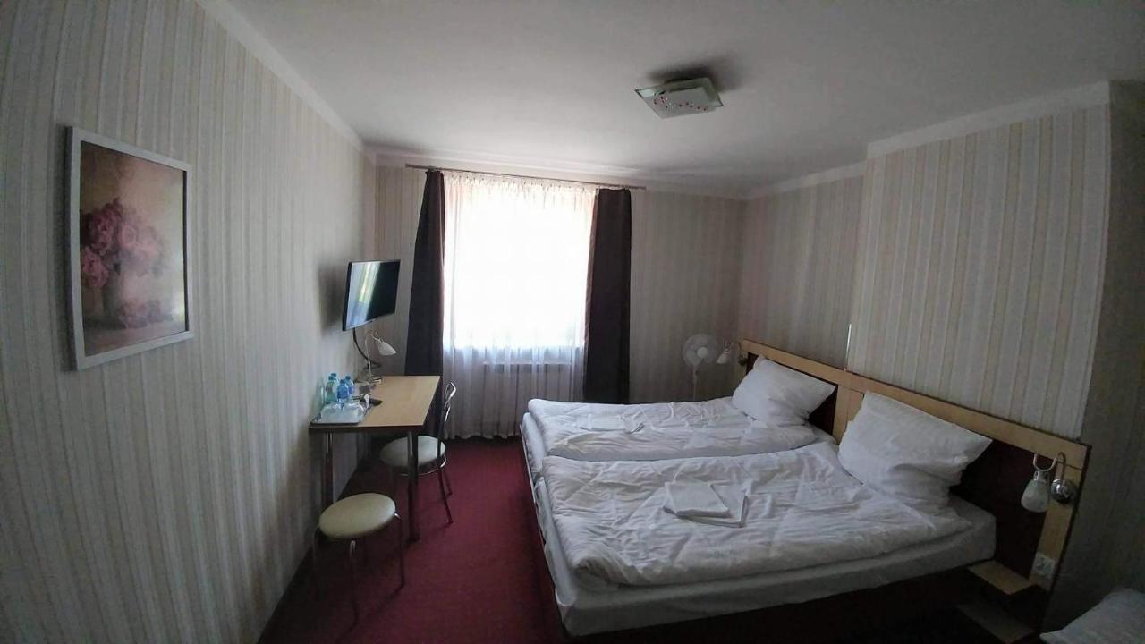 Karczma Pod Mlynem Hotel Katowice Ngoại thất bức ảnh
